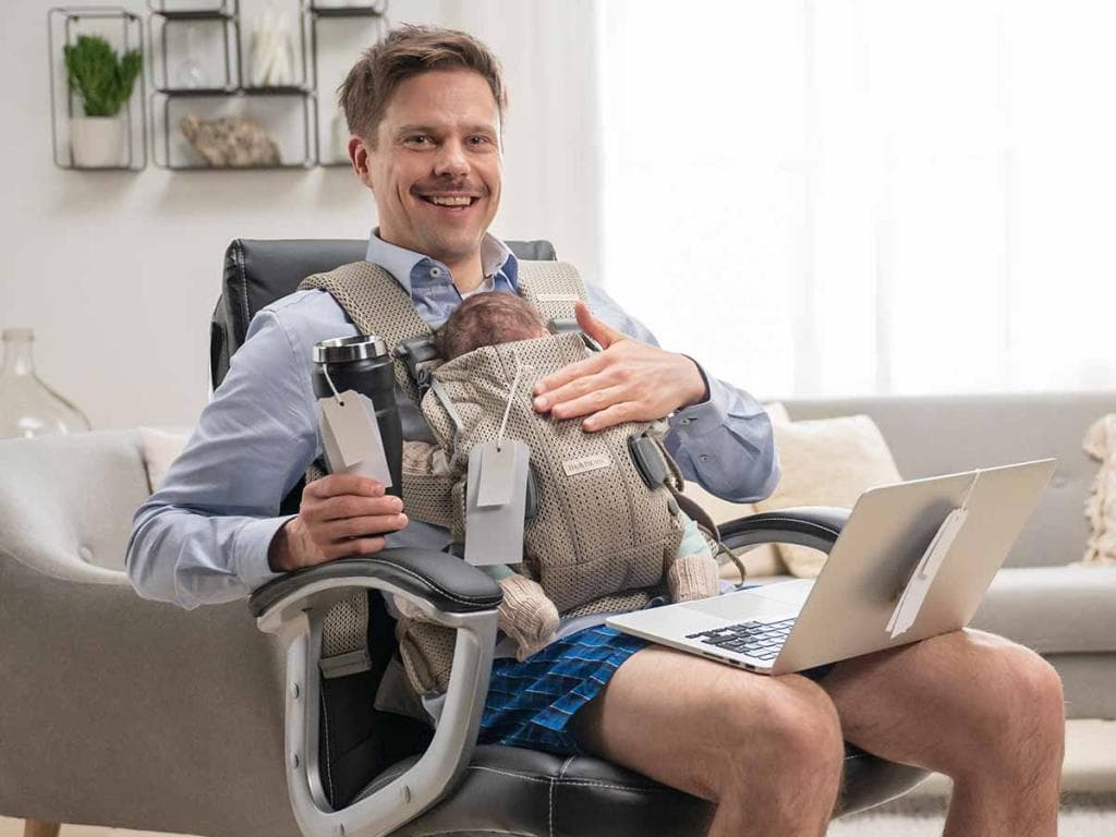 Man with laptop L 1